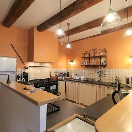Hébergement de vacances Maison De Caractere, Ideale Familles, Pres Du Ski, Randos, Et Loisirs Au Coeur Du Cantal - Fr-1-742-174